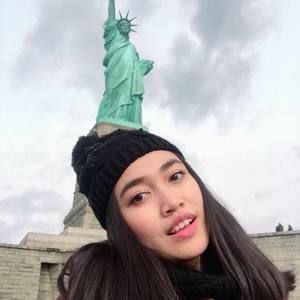 Meet your Posher, Mucharin